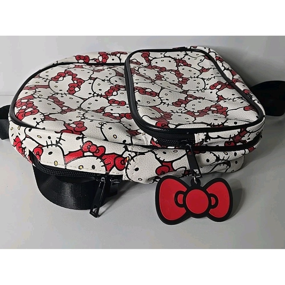 Hello Kitty Mini Backpack - Picture 4 of 7